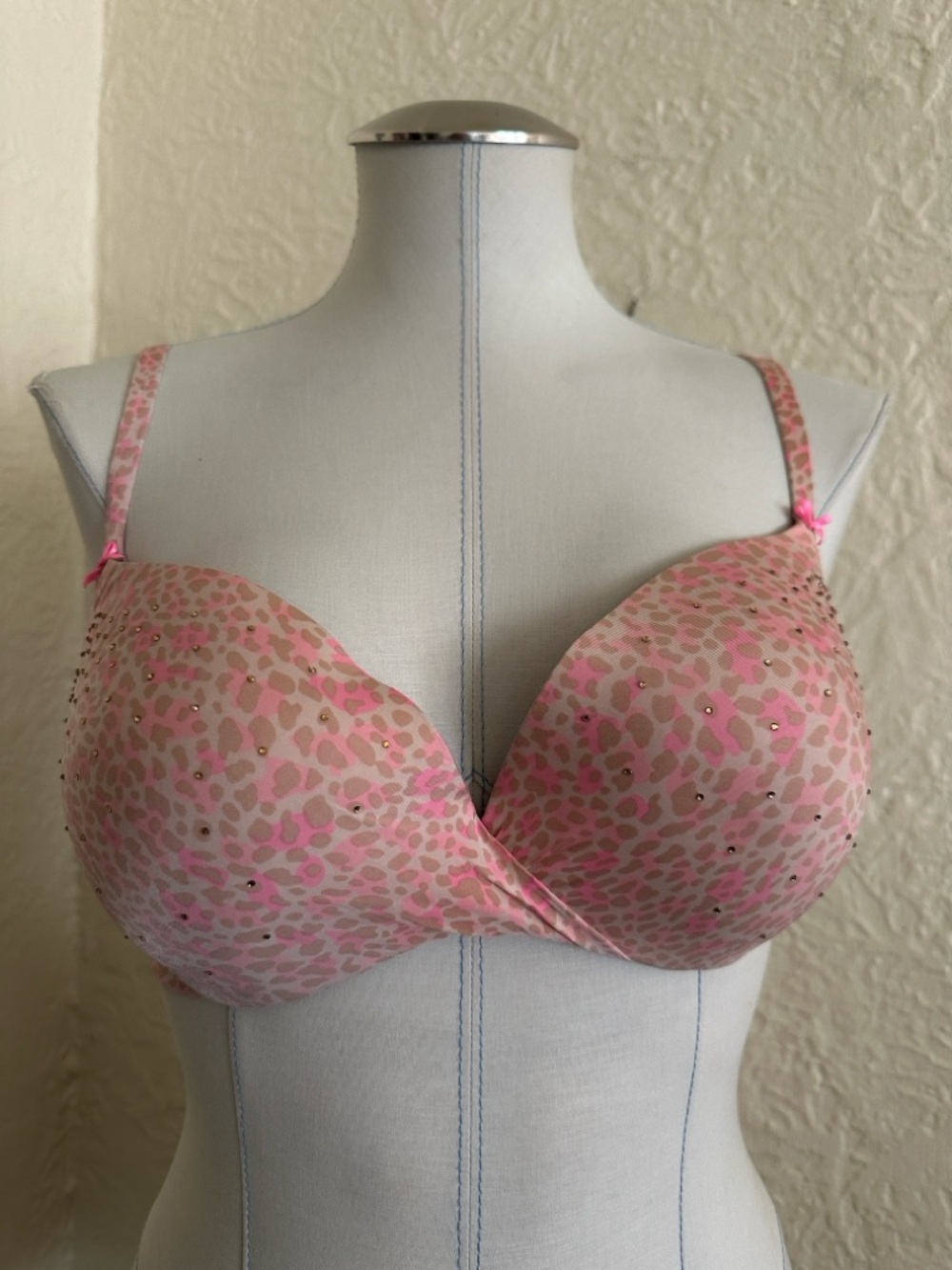 Victoria’s Secret Crystal Bling Rhinestone Tan Pink Leopard Push-Up Bra 34D